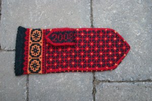 Postwar Mittens - optional date on thumb; see Twist Collective for pattern