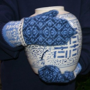 Tulip-stranded-mittens-spindrift-jar Ladies Tulip Mittens stranded with latvian fair isle norwegian and turkish influence