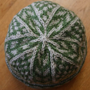 wintergarden_hat_top Wintergarden Hat knit motifs seen from the top