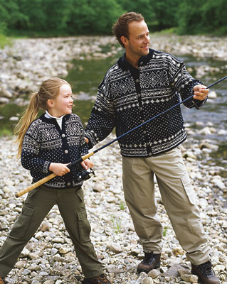 Dale of Norway Sirdal design for the whole family in Book Nr 147 from Kidsknits.com