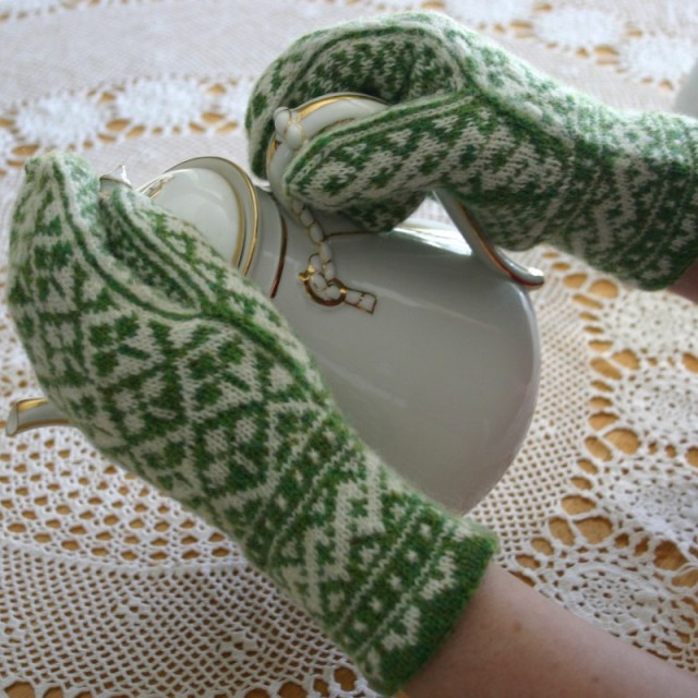 shamrock mittens