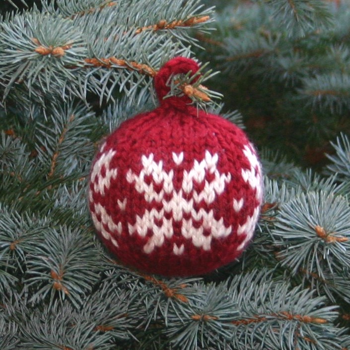 Free Knitting Pattern – Two Strands Christmas Ball | Two Strands