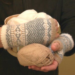 fingerless mittens in alpaca yarn