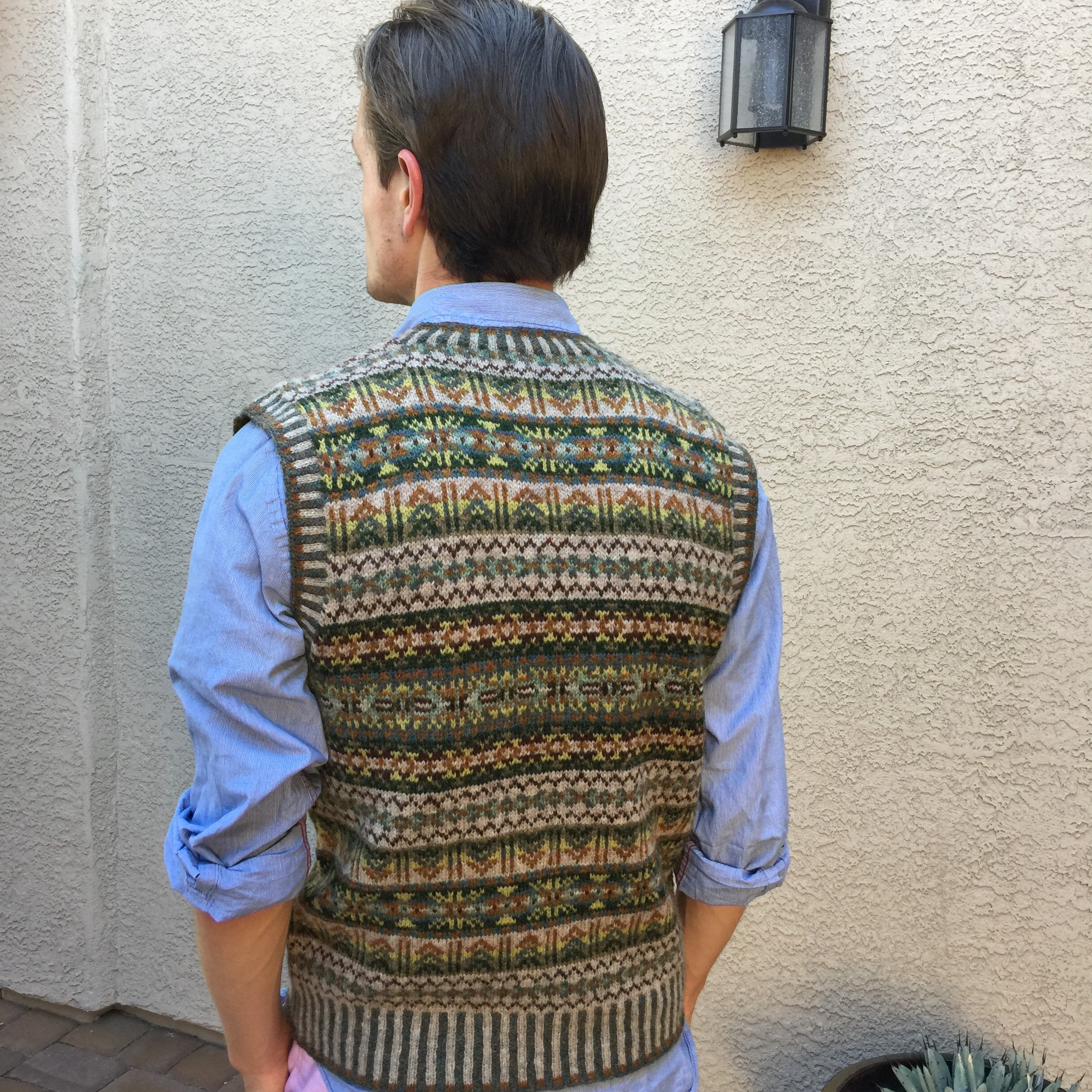 canyon-wall-vest-back